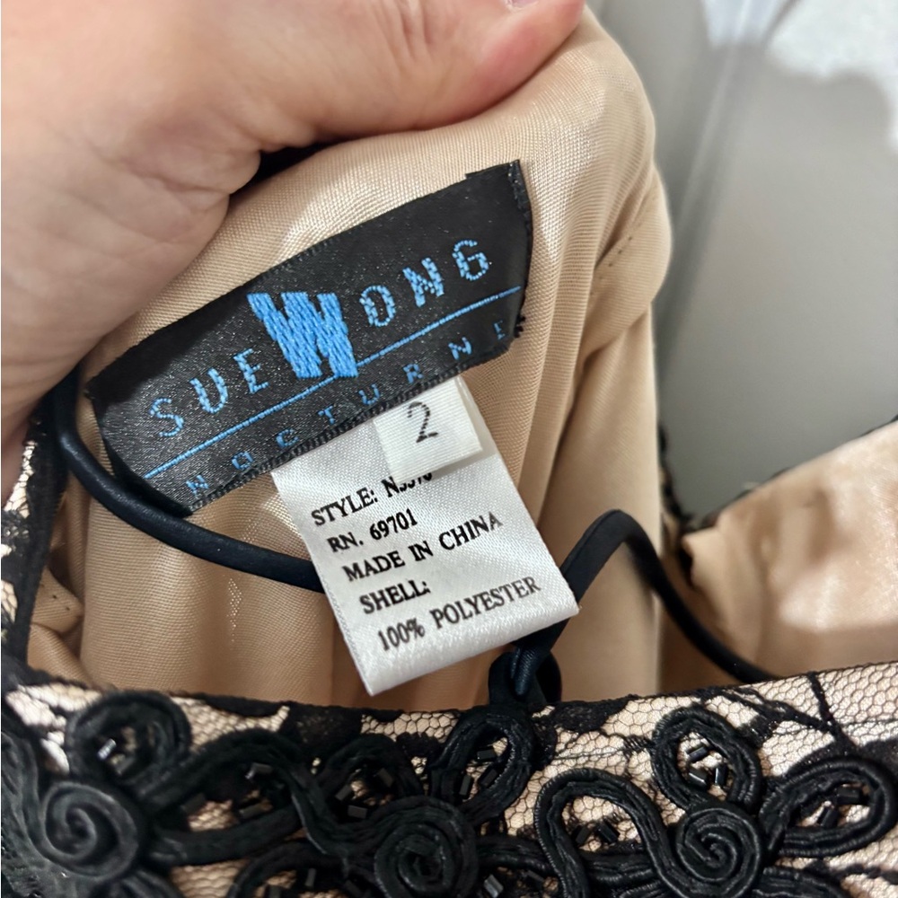 size 2 black lace maxi gown with nude underlay - Picture 4 of 17